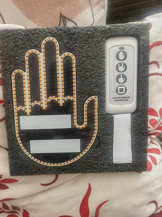 LED светеща ръка с жестове