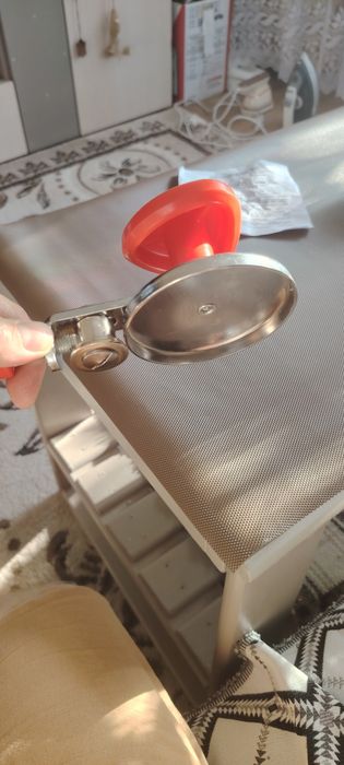 Машинка для закатки банок