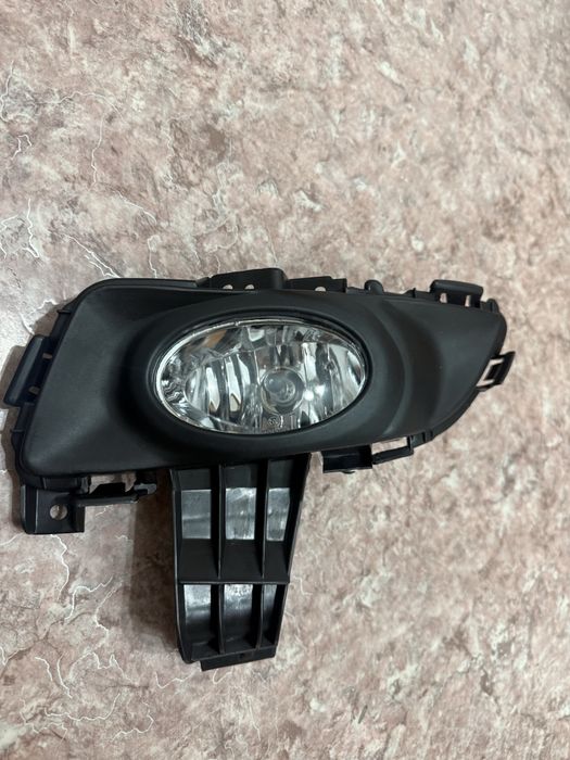 Противотуманник mazda 3