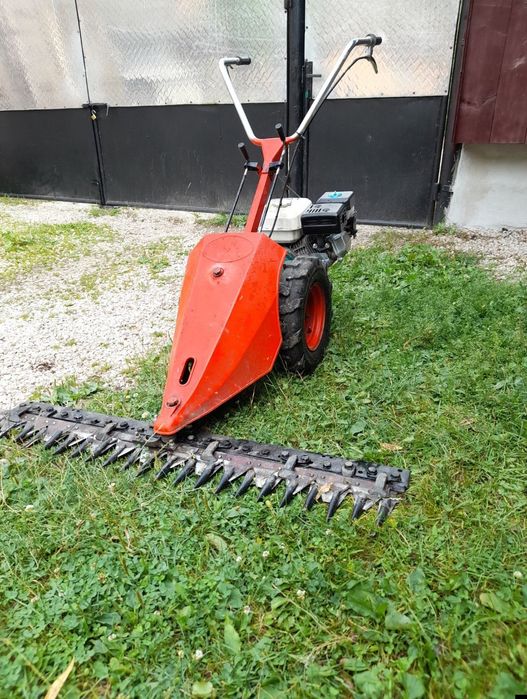 Motocoasă pe roți cu lamă. - motor de 7CP, 4 timpi