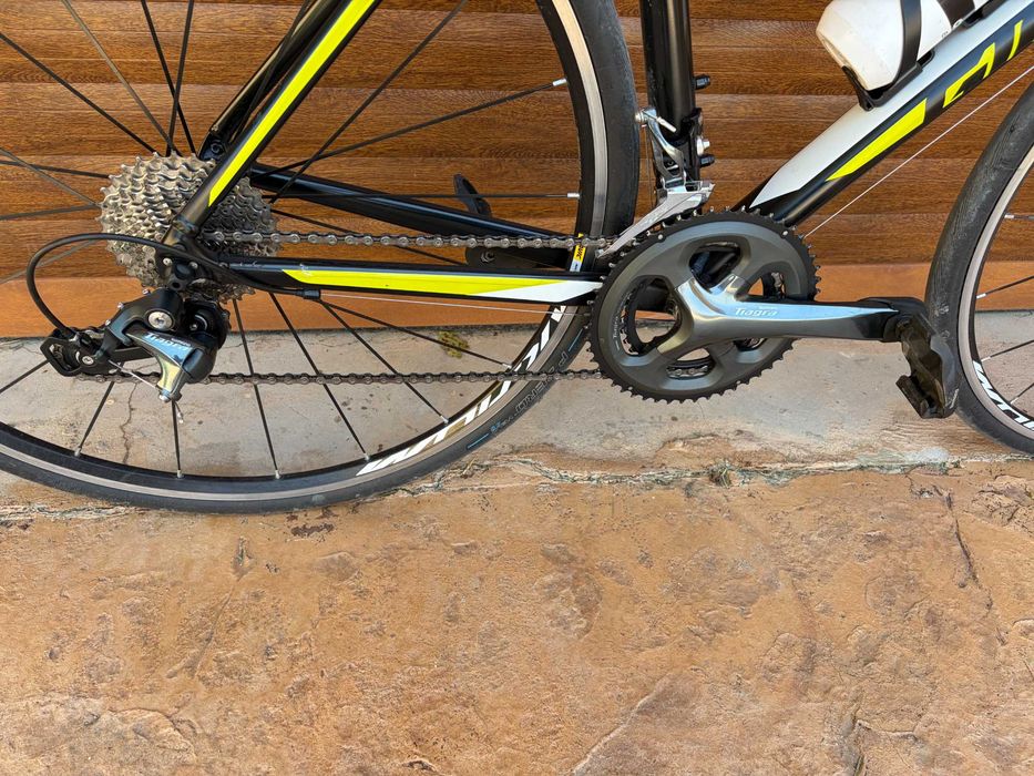 Шосеен велосипед Giant Contend
