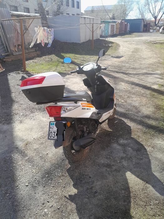 Продам скутер м8