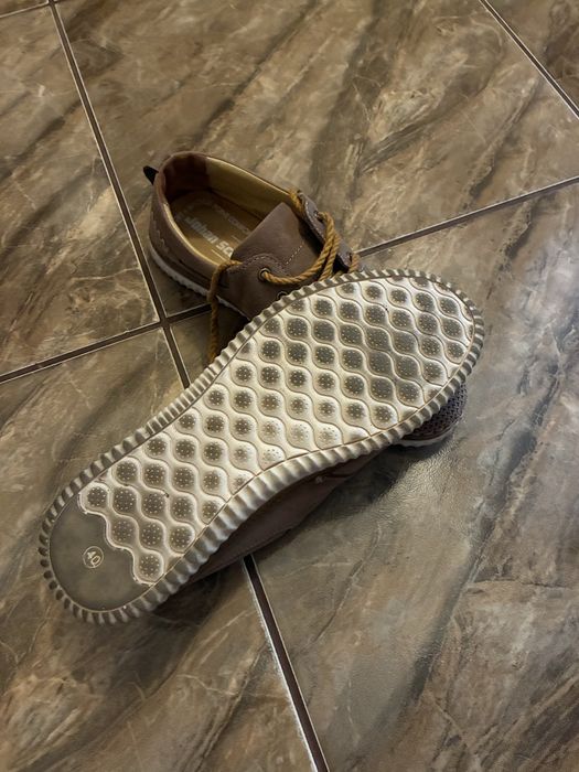 Vand papuci de vara din piele