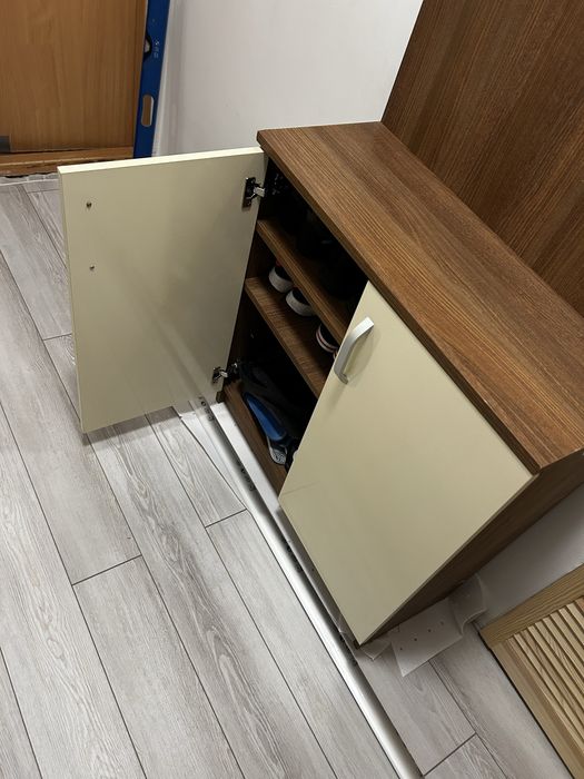 Panou cuier cu dulap