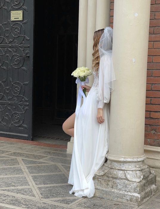 Rochie de mireasǎ La Novia