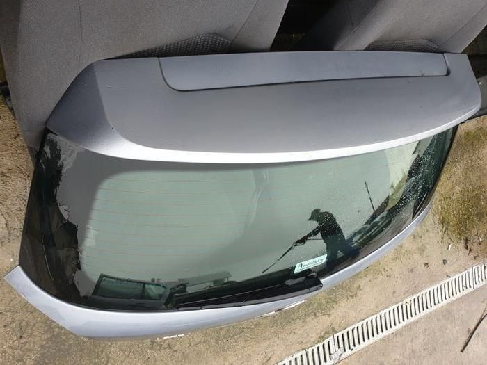 Haion cu luneta Opel Astra H GTC