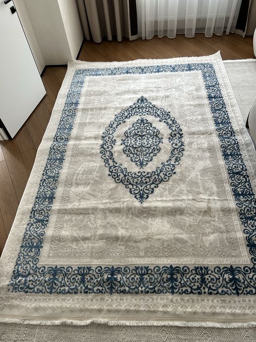 Продам ковёр размером 3х2