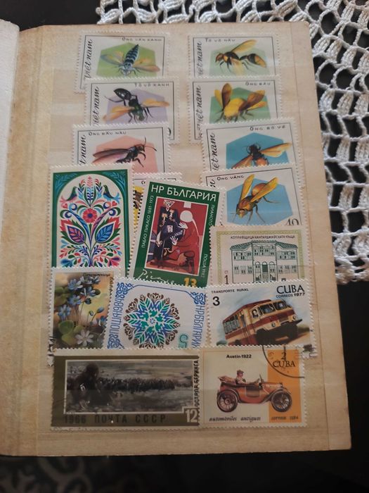 Продавам 2 калсиора с пощенски марки