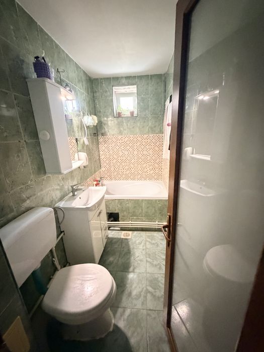 Apartament 2 camere cu garaj-(Negociabil)