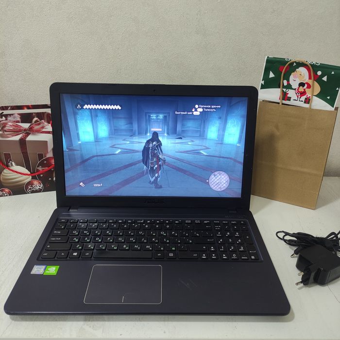 Ноутбук Asus Core-i3 игровой, SSD