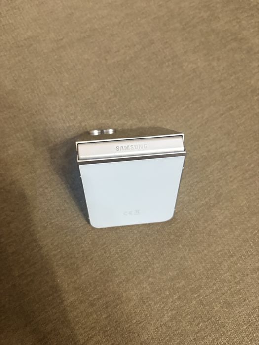 Samsung Galaxy Z Flip 6