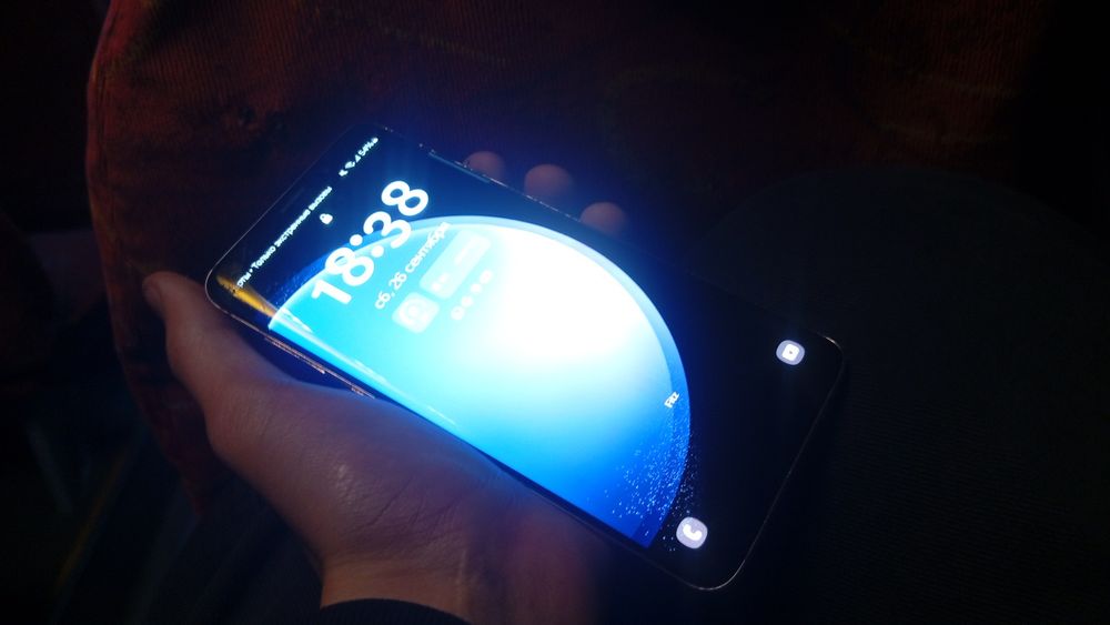 обменяю самсунг с9+