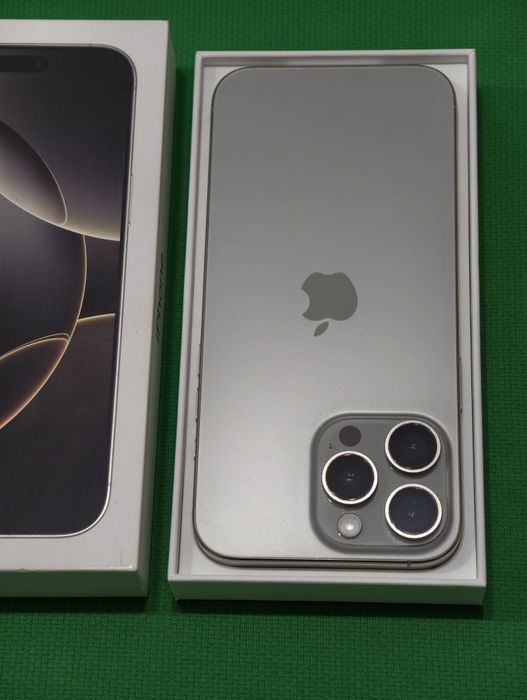 iPhone 16 Pro Max 256 gb ёмкость 93 физ сим есть