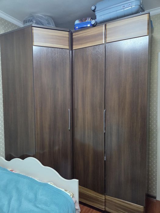 Шкаф платяной 3 секции