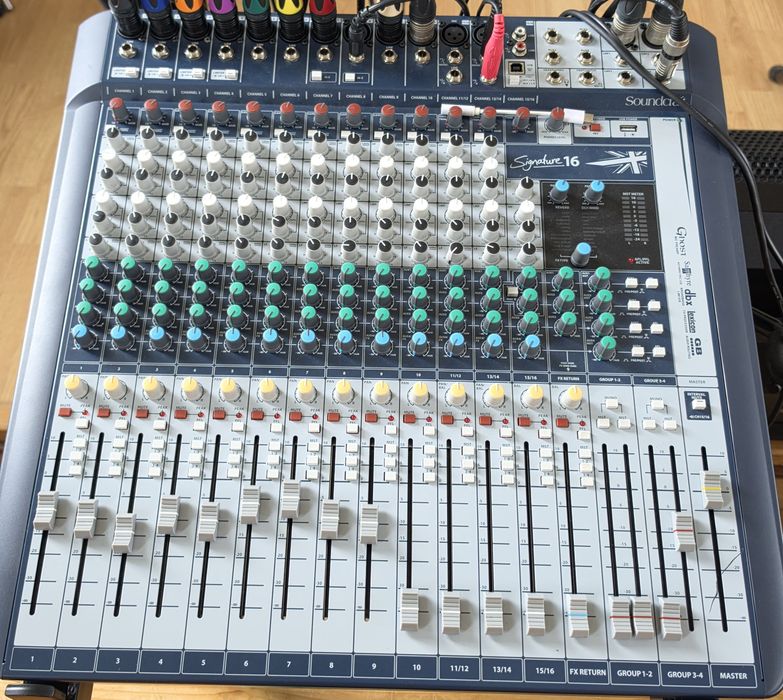 Soundcraft Signature 16