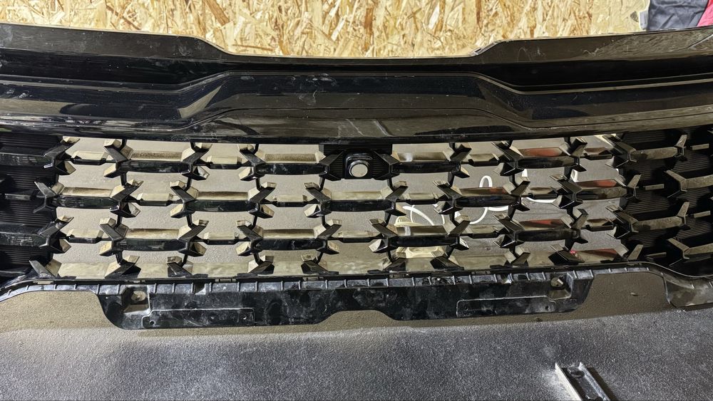 Продам решетку радиатора КИА Sportage 5