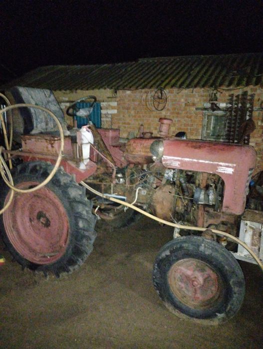 Продам трактор ДТ 20