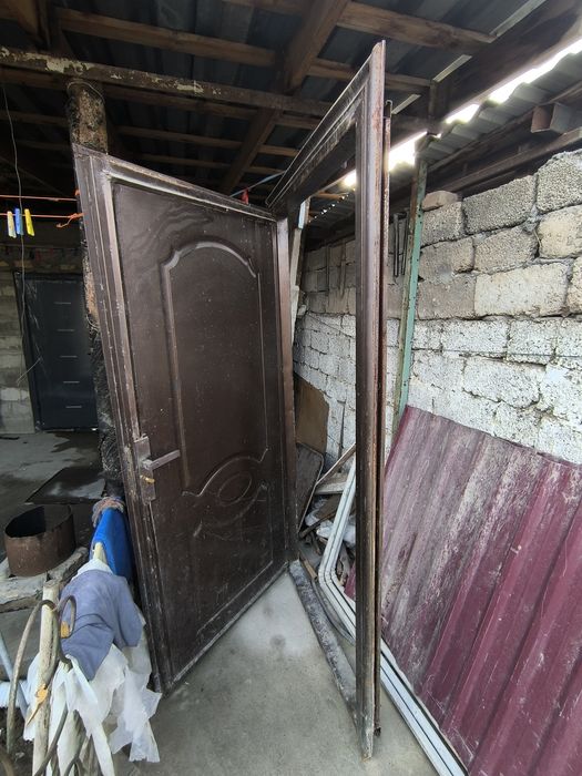 Продам дверь железную