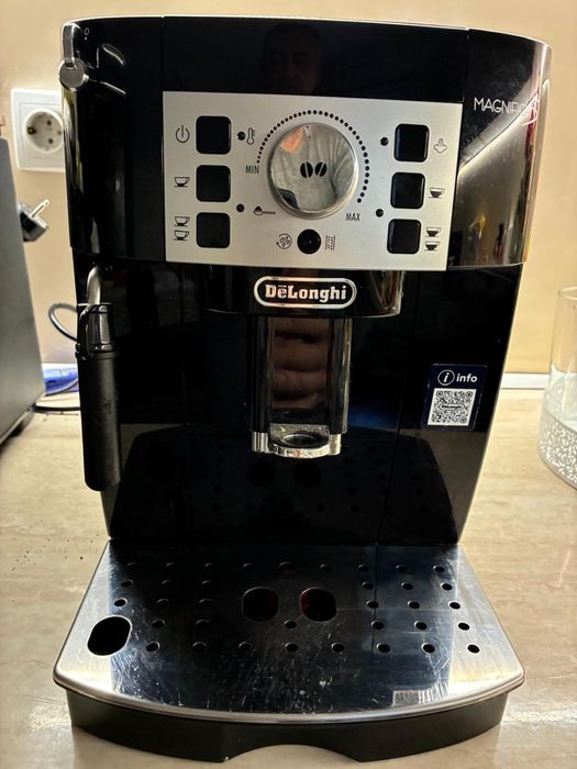 Aparat de cafea automat De’Longhi Magnifica S – stare excelentă