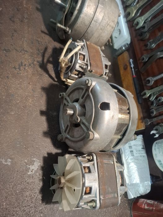 Продам эл двигателя.