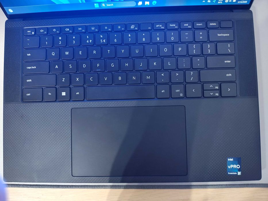 Workstation Dell Precision 5570 RTX A1000/I7-12800H/32GB RAM DDR5