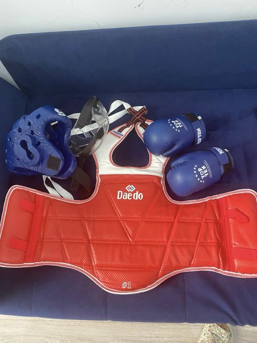 Комплект экипировки для таэквондо