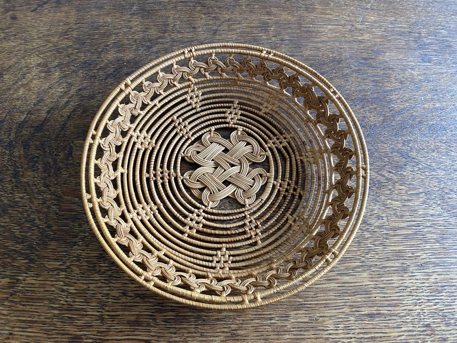 Cos impletit cu model deosebit si foarte fin