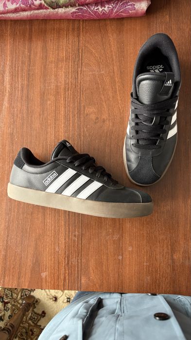 Кроссовки Adidas