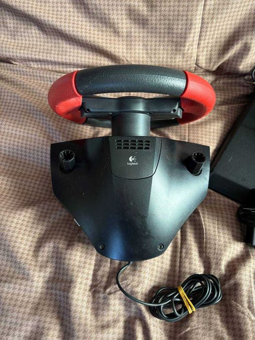 Руль Logitech Formula Force EX с педалями и отдачей (ПК)