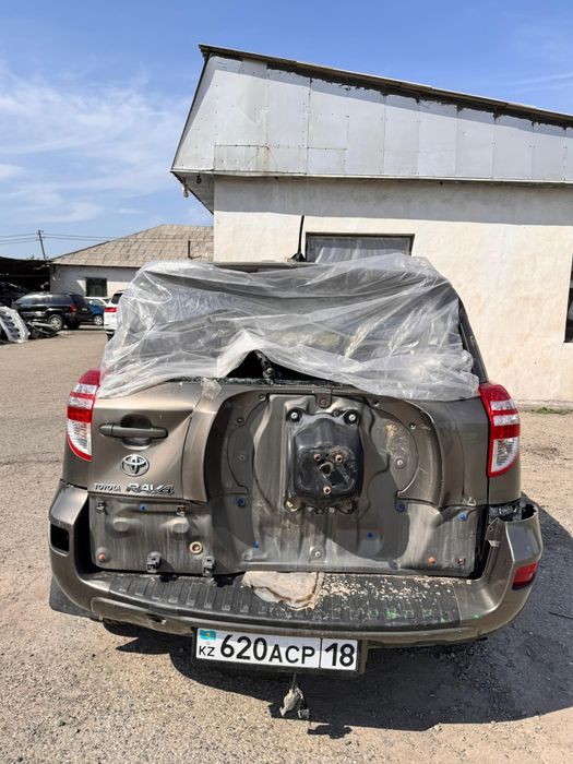 Toyota rav 4 2010 год
