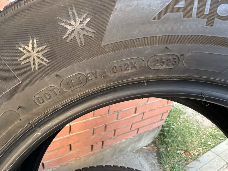 Продавам 4бр. Зимни гуми 205/65/16 Michelin / Мишелин