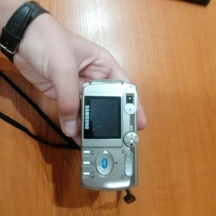 СПЕШНО ПРОДАВАМ фотоапарат Samsung Digimax