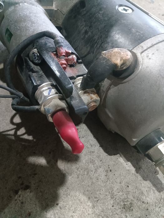 Продам стартер новый