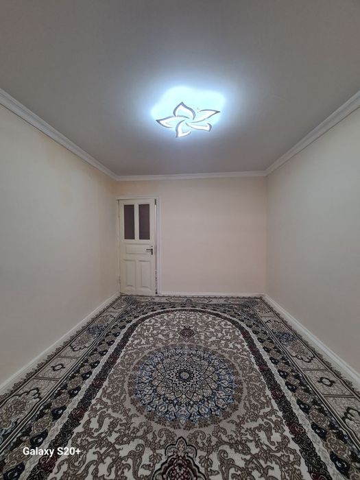 В центре Продается 2х комнатная Квартира