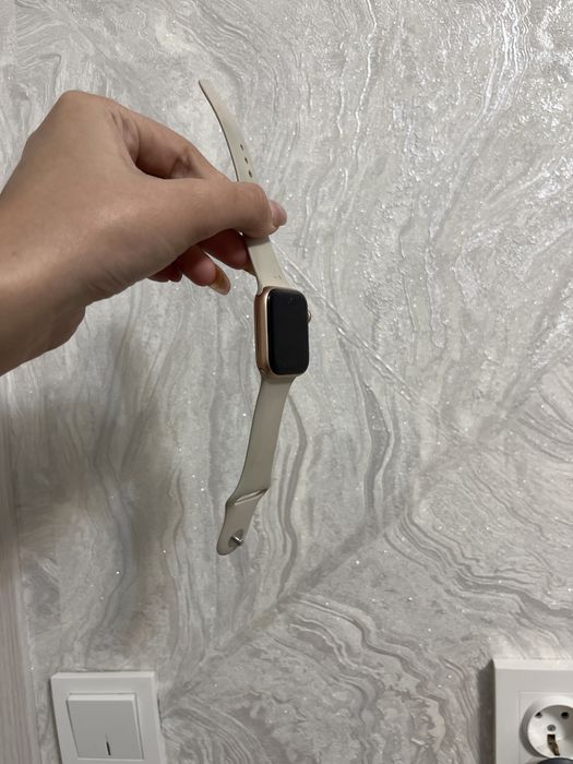 Apple watch SE 1 поколения