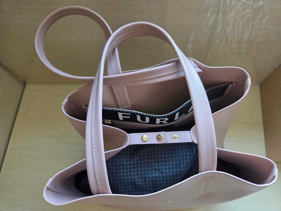 Чанта Furla LOLA M tote bag