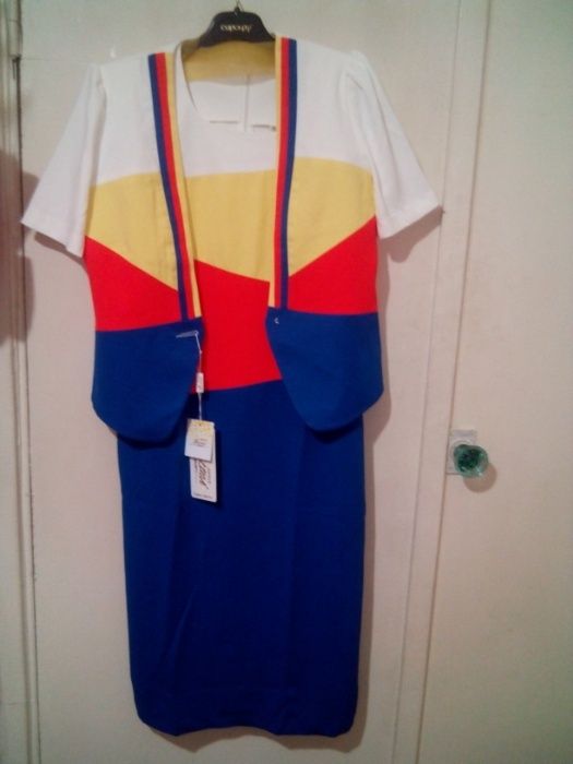 продается костюм двойка платье и пиджак