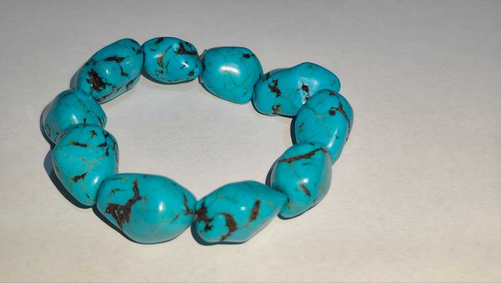 Браслет из камня ГОВЛИТ (аналог камня БИРЮЗА)
