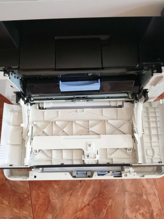 Продавам мултифункционално устройство