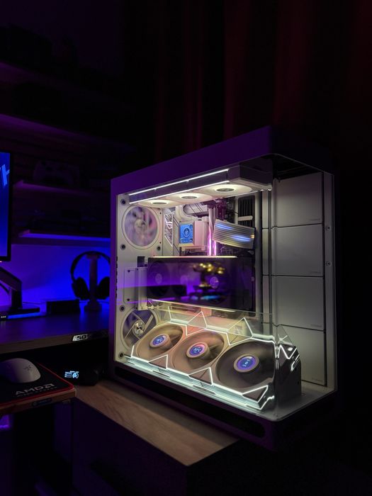 PC Gaming/Workstation RX7900XT R7 7800X3D 32GB DDR5 2TB SSD