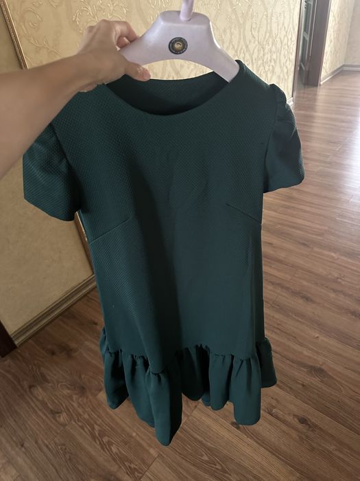 Продам женские платья  по 5000