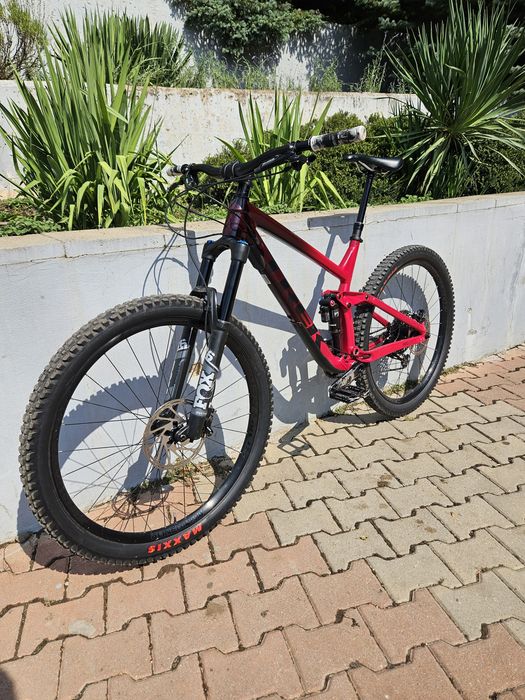 TREK Slash 8  FOX36