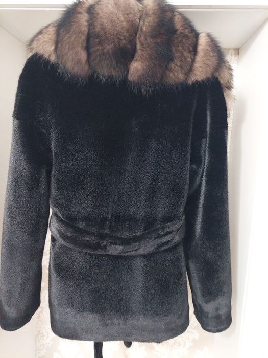 Haina blana Alcantara