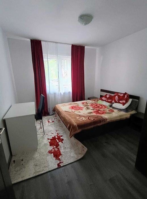 Închiriez apartament 2 camere parter