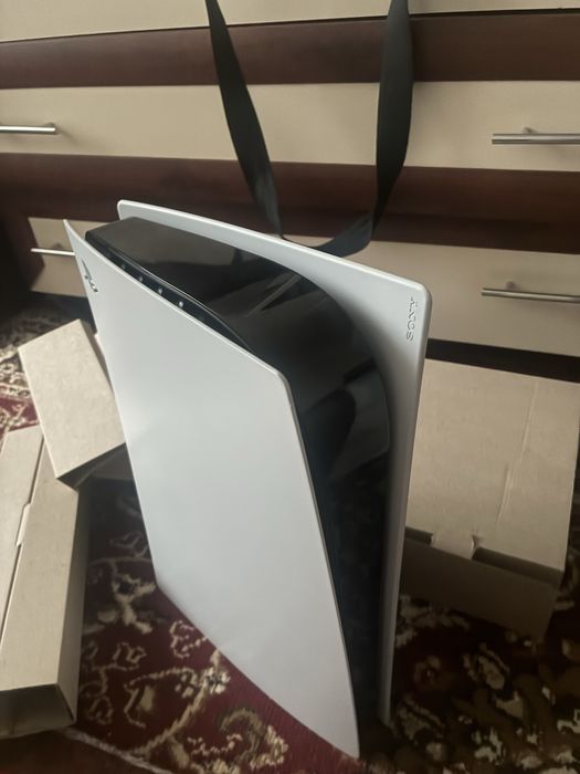 Продам Sony PlayStation 5