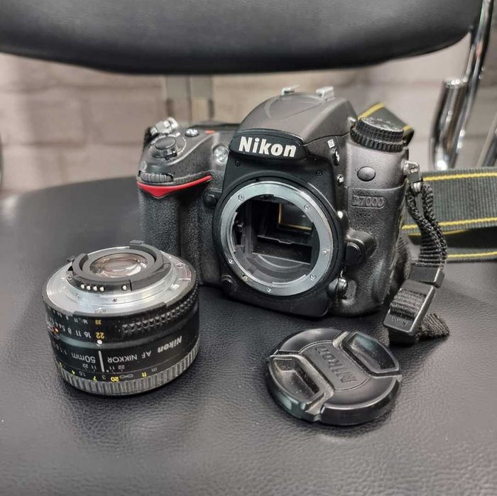 Фотоапарат Nikon D7000 с обектив Nikon AF Nikkor 50mm f/1.8D