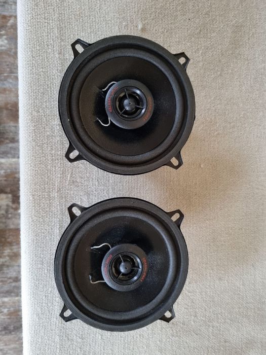 Difuzoare Unistar auto. 8 ohms, 40 watts, 13 cm. Impecabile