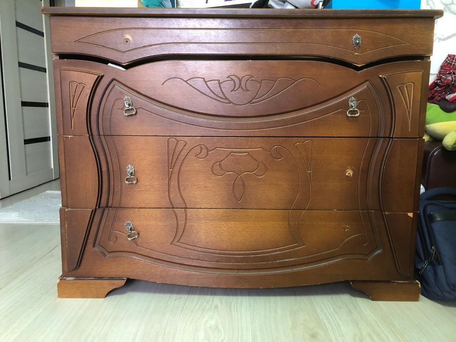 Шкаф, тумба и зеркало