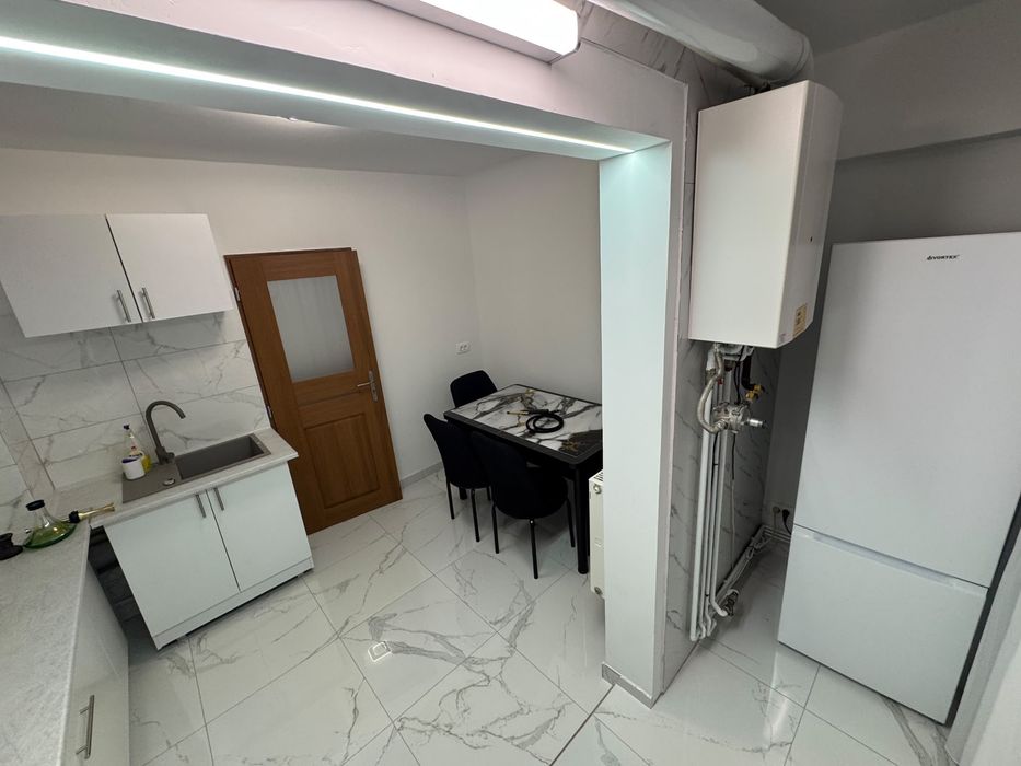 Inchiriez aprtament 2 camere zona cv9