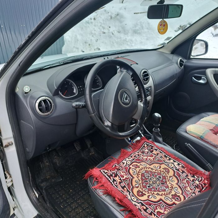 Vînd mașină personala Dacia duster model 2013 4×2